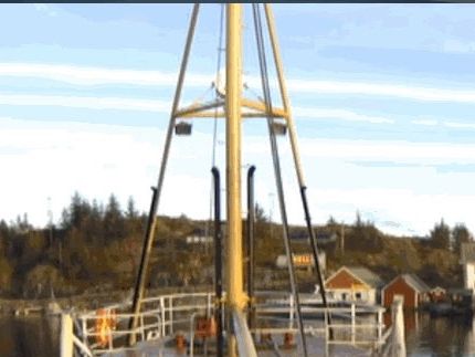 Vestfrakt på vei til kai på Buskøy.
