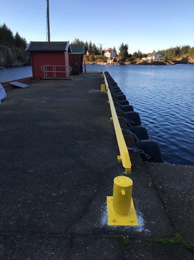 Oversiktsbilde av kaia på Buskøy.